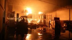 Incendio arrasa medicamentos y archivos en almacén del Minsa