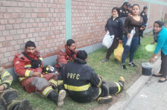 El Agustino: los bondadosos gestos hacia bomberos tras tragedia