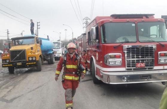 Incendio en El Agustino: bomberos siguen trabajos tras 12 horas