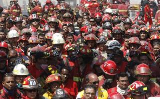 Empresa plantea mecanismo para dar seguro a bomberos