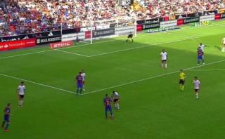 Neymar y un nuevo lujo: pase con 'tres dedos' para Luis Suárez