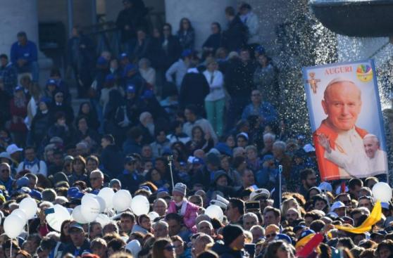 Vaticano: Multitud celebra el día de San Juan Pablo II [FOTOS]