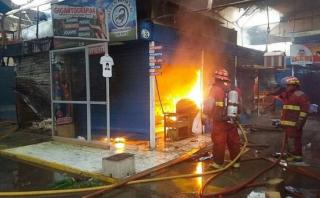 Incendio en mercado causó la muerte de decenas de animales