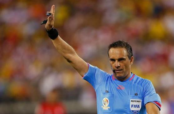 Selección: polémico Patricio Loustau arbitrará ante Paraguay
