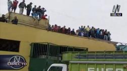 Multan a comerciantes de Mercado de Frutas por impedir cierre