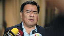 "Mora puede conocer de cuarteles, pero no de temas académicos"