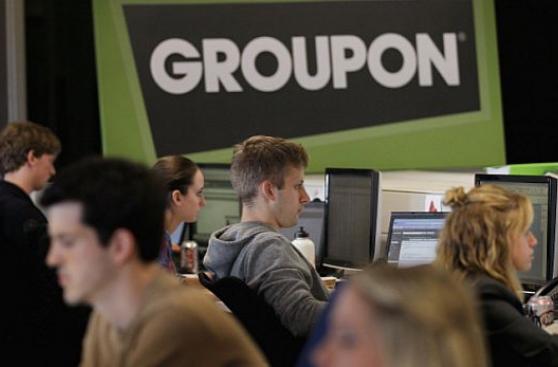 Groupon compra LivingSocial y absorbe a su antiguo rival