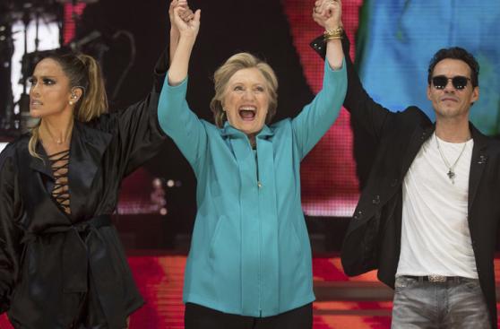 Jennifer López y Marc Anthony cantaron por Clinton [FOTOS]