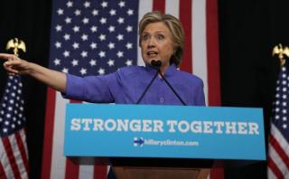 Hillary Clinton sobre correos: "No nos distraerán"