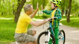 4 actividades que todo abuelo debe hacer con su nieto