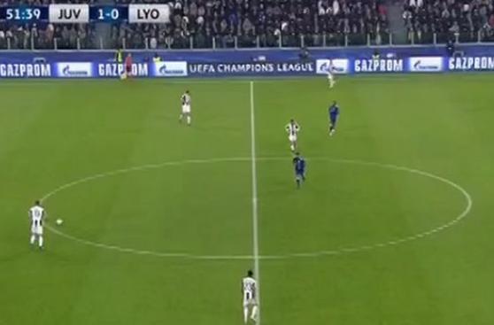 Bonucci enseña cómo dar un pase gol a los defensas del mundo