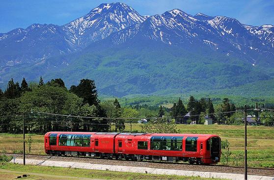 En este tren nadie se peleará por los asientos de las ventanas