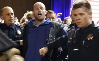 Manifestante detenido en mitin de Trump es republicano