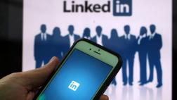 Así se busca empleo en LinkedIn sin que tu jefe lo sepa