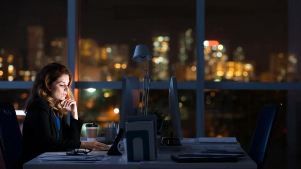 Cómo saber si eres adicta al trabajo y qué hacer para evitarlo