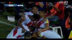 ¡Golazo de Perú! Flores anotó tras jugadón de Christian Cueva