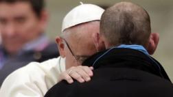 Papa pide perdón a los pobres ignorados por los cristianos