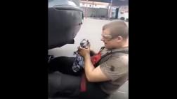 ¿Qué pasa si tapas el tubo de escape de un auto?
