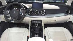 Automotrices chinas buscan entrar más rápido al mercado de lujo