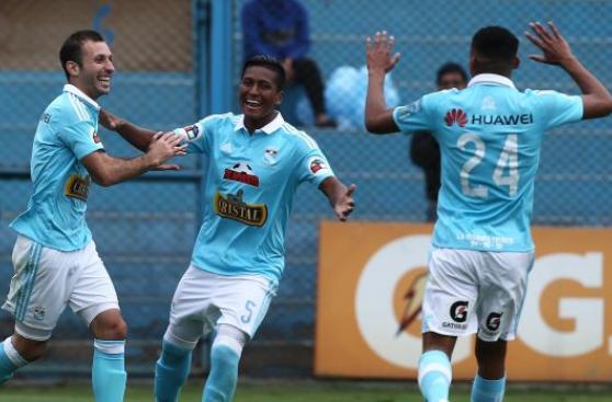 Cristal venció 3-1 a Municipal y es líder del Descentralizado
