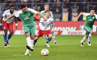 Con Pizarro: W. Bremen igualó 2-2 ante Hamburgo en Bundesliga
