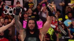 WWE: Roman Reigns venció a Owens y apunta al título Universal