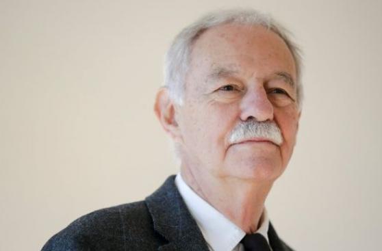 Escritor español Eduardo Mendoza ganó el Premio Cervantes 2016