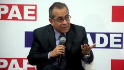 Saavedra responde a Mulder: "Tiene que regresar al colegio"