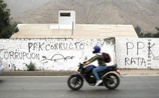 Huaycán: aparecen pintas en contra del presidente Kuczynski