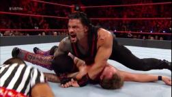 WWE: Reigns retuvo título y generó pelea entre Jericho y Owens