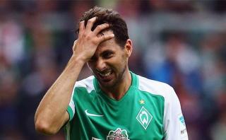 Claudio Pizarro sufrió hemorragia nasal en prácticas del Bremen
