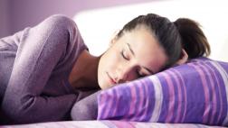 La forma de dormir que puede traerte beneficios para la salud