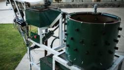 Universitarios inventan máquina que pela 66 cuyes por hora