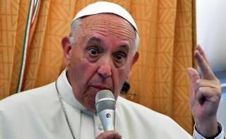 Cuatro cardenales amenazan con declarar "hereje" al Papa