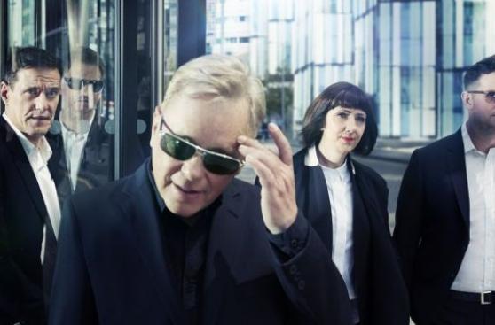 New Order: conversamos con su cantante Bernard Sumner