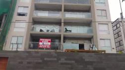 Surco: lanzan granadas de guerra y disparan contra edificio