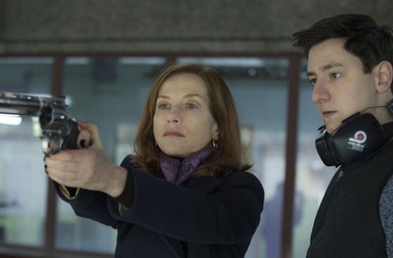 "Elle": Paul Verhoeven y un mundo de instintos salvajes