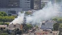 San Isidro: bomberos controlan incendio cerca de Mininter