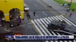 Trabajadores de Essalud se enfrentaron a PNP en Plaza de Armas