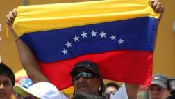 Migraciones presenta norma para regularizar a venezolanos