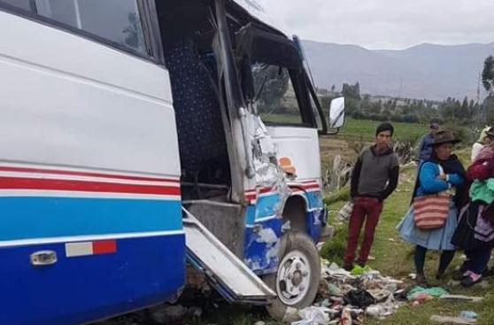 Ómnibus colisionó con Tren Macho en Huancayo