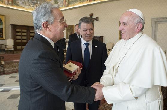 Vaticano: El cara a cara de Santos y Uribe ante el Papa [FOTOS]