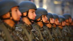 Defensa aprobó servicio militar acuartelado hasta los 30 años