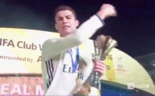 Cristiano se enojó con camarógrafo cuando posaba con trofeo