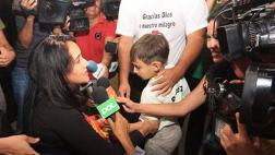 Chapecoense: El emotivo reencuentro entre la azafata y su hijo
