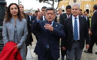 César Acuña: "No está bien que se dialogue tras una censura"