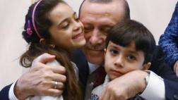 Niña que tuitea sobre guerra siria visitó al presidente turco