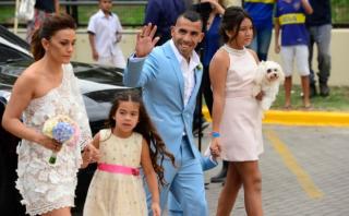 Así inició la maratónica boda de Tevez con Vanesa Mansilla