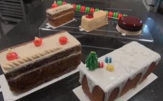 Cómo armar una mesa de postres navideños según dos expertos