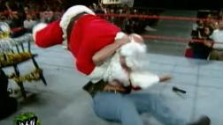 Papá Noel y el día que recibió una 'paralizadora' de Stone Cold